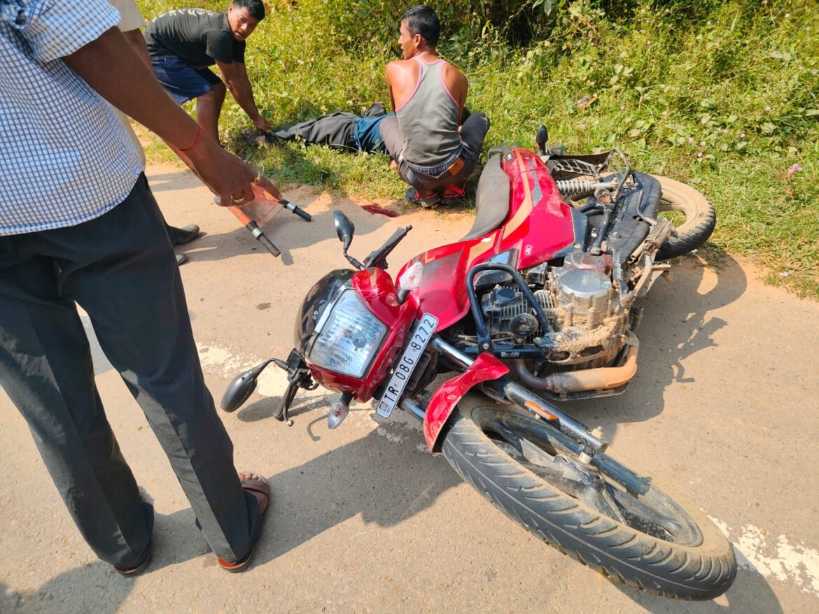 SANTIRBAZAR-BIKE-ACCIDENT-TWO-INJURED